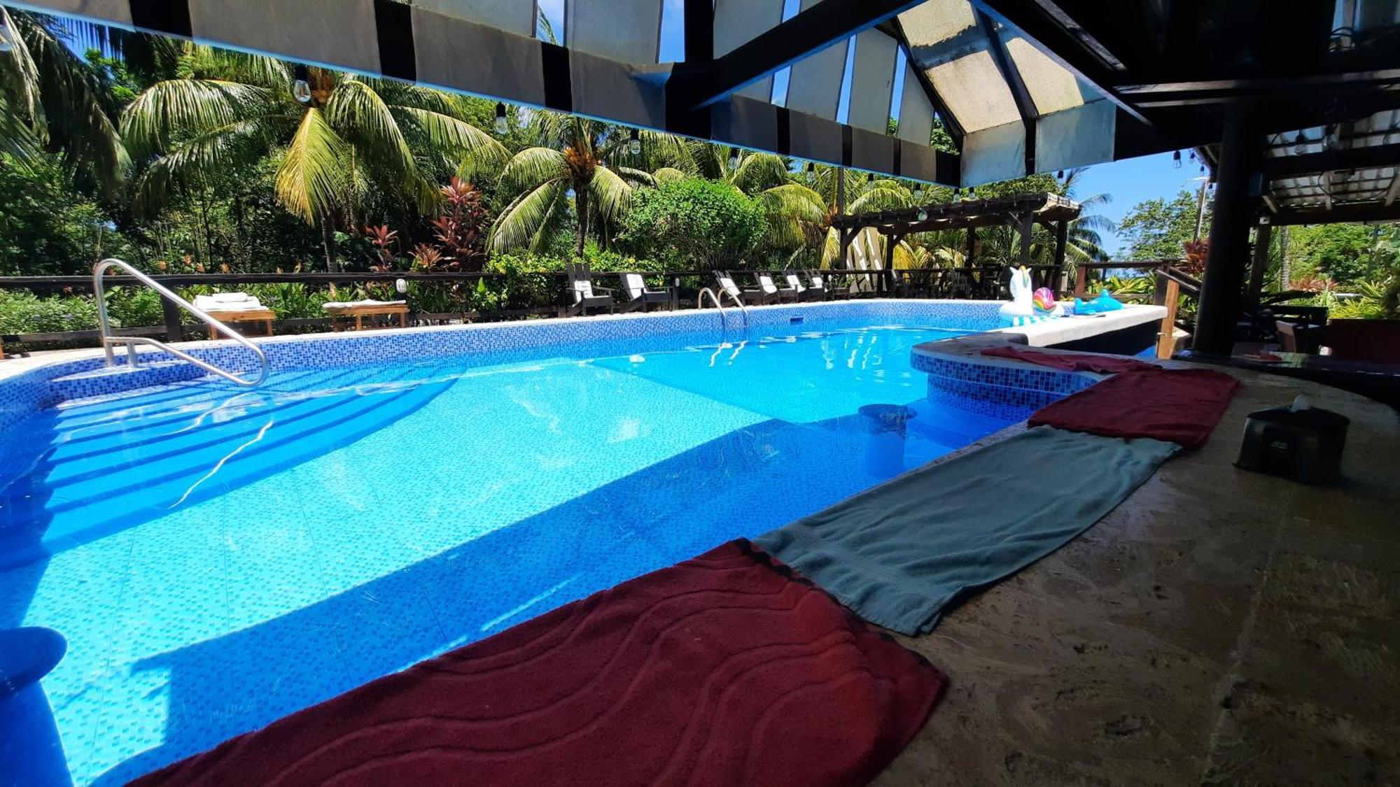 Guava Grove Resort & Villas Sandy Bay Exterior photo