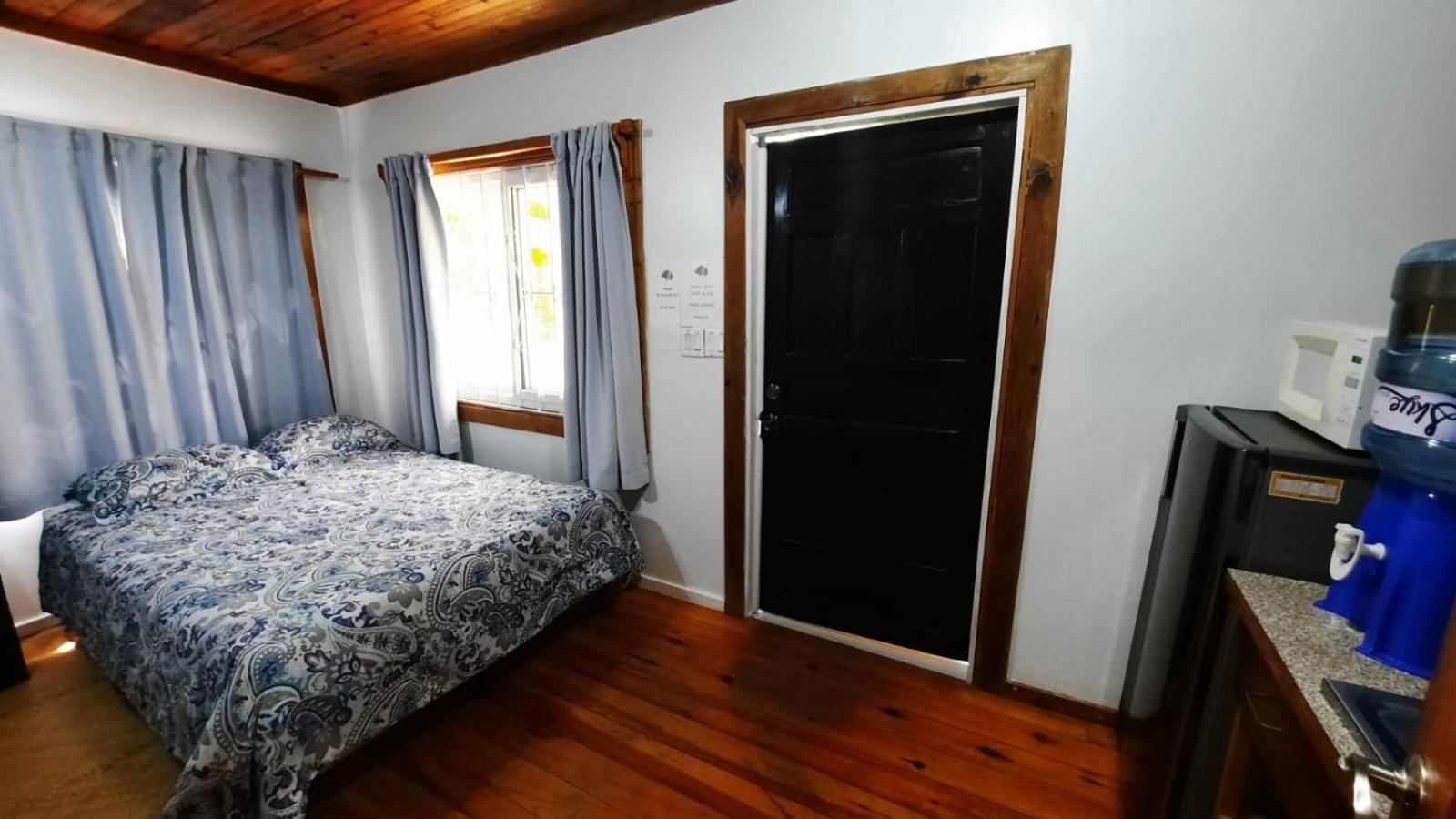 Guava Grove Resort & Villas Sandy Bay Room photo